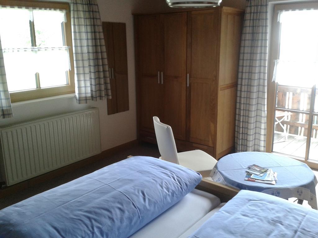 Gaestehaus Attenhauser Унтераммергау Номер фото